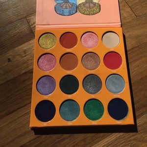 JUVIA'S PLACE 🔮 LARGE The Magic Palette